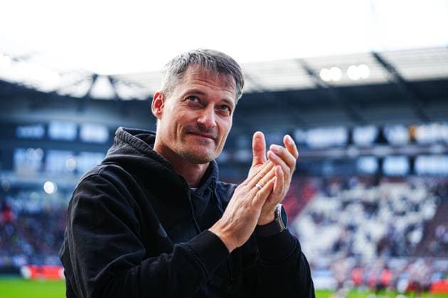 Alexander Blessin FC St Pauli, Coach GER, FC St Pauli vs Bayer 04 Leverkusen, Football, 1 Bundesliga, Matchday 5, Season 2025 2026, 27 09 2025 DFL REGULATIONS PROHIBIT ANY USE OF PHOTOGRAPHS AS IMAGE SEQUENCES AND OR QUASI VIDEO GER, FC St Pauli vs Bayer 04 Leverkusen, Football, 1 Bundesliga, Matchday 5, Season 2025 2026, 27 09 2025 Hamburg Copyright: xEibner-Pressefoto MarcelxvonxFehrnx EP_MFN