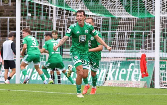 27 09 2025, Football, Men, Regionalliga Südwest, Season 2025 2026, FC 08 Homburg SG Sonnenhof Großaspach, Philipp Steinhart FC 08 Homburg celebrates his goal for 1 1 Homburg Waldstadion Saarland Germany EN Copyright: xFabianxKleerx