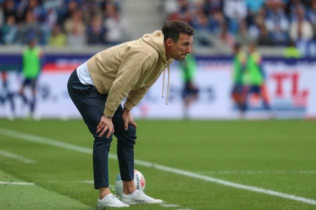 Christian Eichner Karlsruher SC, Head Coach on the touchline, GER, Karlsruher SC vs 1 FC Magdeburg, 2 Bundesliga, Matchday 7, 2025 2026, 27 09 2025, DFL REGULATIONS PROHIBIT ANY USE OF PHOTOGRAPHS AS IMAGE SEQUENCES AND OR QUASI VIDEO, GER, Karlsruher SC vs 1 FC Magdeburg, 2 Bundesliga, Matchday 7, 2025 2026, 27 09 2025 Karlsruhe Copyright: xEibner-Pressefoto JanxPrihodax EP_JPA
