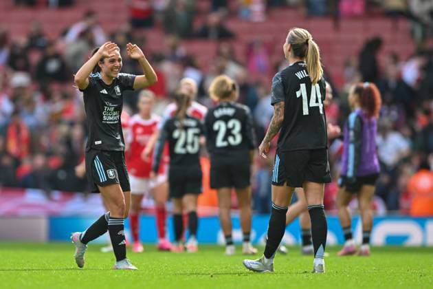 Paula Thomas and Anna Patten of Aston Villa Women celebrate having gained a draw against Arsenal Women during the Women s Super League match between Arsenal Women and Aston Villa Women at the Emirates Stadium, London, England on 27 September 2025. Copyright: xPhilxHutchinsonx 44050033