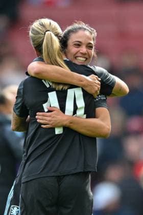 Paula Thomas and Anna Patten of Aston Villa Women celebrate having gained a draw against Arsenal Women during the Women s Super League match between Arsenal Women and Aston Villa Women at the Emirates Stadium, London, England on 27 September 2025. Copyright: xPhilxHutchinsonx 44050036