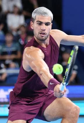 September 27, 2025, Tokyo, Japan - Carlos Alcaraz of Spain returns the ball against Zizou Berga of Belgium during a second round match of the Japan Open Tennis tournament in Tokyo on Saturday, September 27, 2025. Alcaraz defeated Bergs 6-4, 6-3. (photo by Yoshio Tsunoda AFLO) Noxthirdxpartyxsales  aflo_304949838