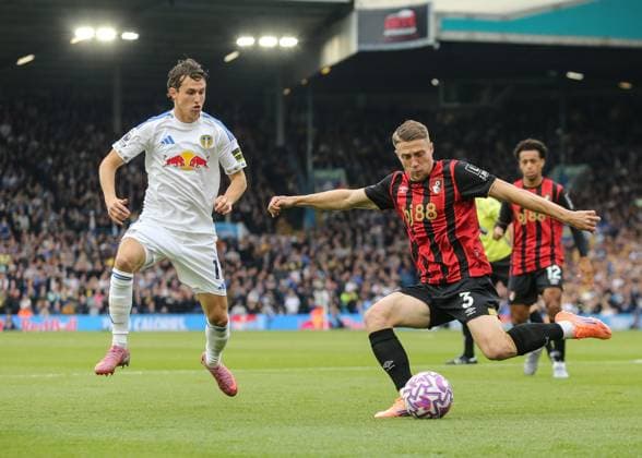 Premier League Leeds United v Bournemouth Adrien Truffert of Bournemouth clears the ball up field during the Premier League match Leeds United vs Bournemouth at Elland Road, Leeds, United Kingdom, 27th September 2025 (Photo by Richard Bierton News Images) Leeds Elland Road West Yorkshire United Kingdom Copyright: xRichardxBierton NewsxImagesx