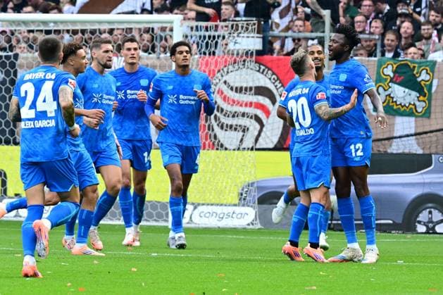 Soccer I Men I 1 Bundesliga l FC St Pauli Bayer 04 Leverkusen I 05 Matchday I Season 2025 2026 I St Pauli I 27 09 2025 I Bayer 04 Leverkusen Goal celebration to 1 0 Goalscorer is Tapsoba Edmond Bayer04Leverkusen , Grimaldo Alejandro Bayer04Leverkusen , Sportplatz Millerntor Stadion, St Pauli Hamburg Germany