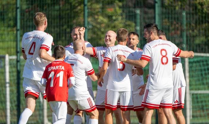 Soccer, Men, Season 2025 2026, NOFV Oberliga Nord, SV Sparta Lichtenberg, Naming ceremony, Fischerstraße sports facility becomes the Paul Kalkbrenner sports field, Paul Kalkbrenner M celebrates a goal during an interlude, Per Mertesacker on the left, 27 09 2025, Copyright: xMatthiasxKochx