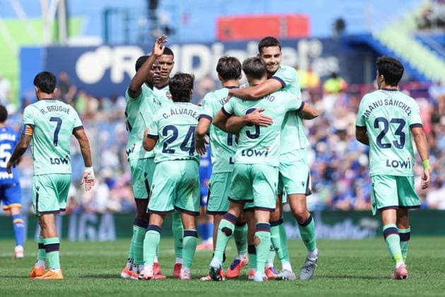September 27, 2025, Getafe, Madrid, Spain: Ivan Romero of Levante UD celebrates a goal during the Spanish League, LaLiga EA Sports, football match played between Getafe CF and Levante UD at Coliseum stadium on September 27, 2025, in Getafe, Madrid, Spain. Getafe Spain - ZUMAa181 20250927_zaa_a181_089 Copyright: xIrinaxR.xHipolitox