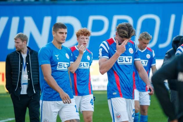 left Jan Mejdr Rostock and Ryan Naderi Rostock are disappointed, angry, frustrated, pissed GER, FC Hansa Rostock vs TSV Havelse, Football, Men, 3 Liga, 08 Matchday, Season 2025 2026, 27 09 2025 Rostock Ostseestadion Mecklenburg Vorpommern Germany