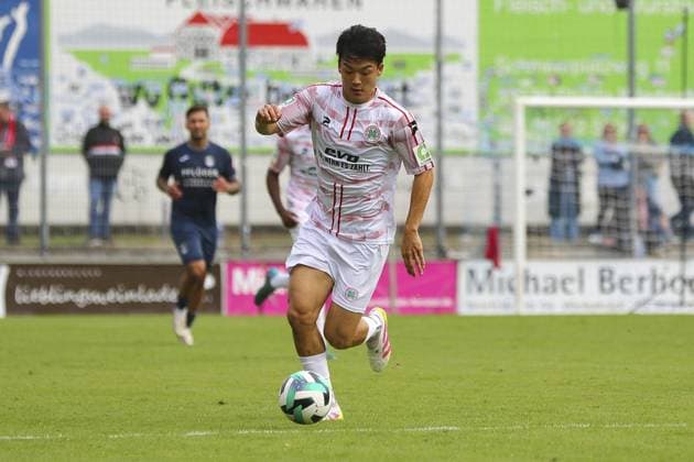 Regionalliga West SC Wiedenbrück Rot Weiß Oberhausen FOR EDITORIAL PURPOSES ONLY p Seok ju Hong SC Wiedenbrück RWO Venue Wiedenbrück, Jahnstadion Date 27 09 2025 Germany NRW Wiedenbrück Copyright MichaxKorb Copyright: MichaxKorb doc82kp8kmc4owujq9m5wz ,EDITORIAL USE ONLY Copyright: MichaxKorb