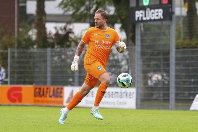 Regionalliga West SC Wiedenbrück Rot Weiß Oberhausen FOR EDITORIAL PURPOSES ONLY EDITORIAL USE ONLY p Marcel Hölscher SC Wiedenbrück RWO Place Wiedenbrück, Jahnstadion Date 27 09 2025 Germany NRW Wiedenbrück Copyright MichaxKorb Copyright: MichaxKorb doc82kp8k0jnrc12m03ic52 ,EDITORIAL USE ONLY Copyright: MichaxKorb