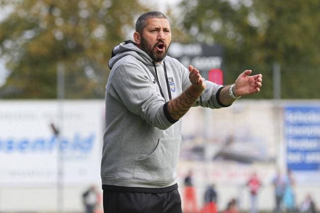 Regionalliga West SC Wiedenbrück Rot Weiß Oberhausen FOR EDITORIAL PURPOSES ONLY EDITORIAL USE ONLY p Coach Sascha Mölders SC Wiedenbrück RWO Place Wiedenbrück, Jahnstadion Date 27 09 2025 Germany NRW Wiedenbrück Copyright MichaxKorb Copyright: MichaxKorb doc82kp8khuk5k1j2yb3p9d ,EDITORIAL USE ONLY Copyright: MichaxKorb