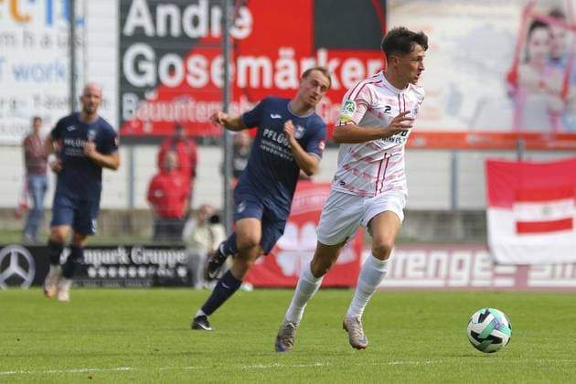 Regionalliga West SC Wiedenbrück Rot Weiß Oberhausen FOR EDITORIAL PURPOSES ONLY EDITORIAL USE ONLY p Lucas Halangk SC Wiedenbrück RWO Place Wiedenbrück, Jahnstadion Date 27 09 2025 Germany NRW Wiedenbrück Copyright MichaxKorb Copyright: MichaxKorb doc82kp8l99xu0qswjg5zc ,EDITORIAL USE ONLY Copyright: MichaxKorb