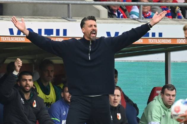 Sandro WAGNER coach FC Augsburg ,anger,anger,single image,cropped single motif,half figure,half figure Football 1 Bundesliga season 2025 2026, 5 matchday, matchday05 1 FC Heidenheim FC Augsburg on 27 09 2025, VOITH ARENA