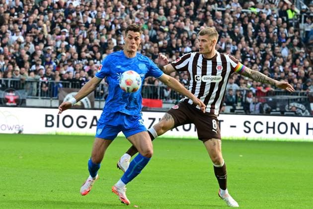 Soccer I Men I 1 Bundesliga l FC St Pauli Bayer 04 Leverkusen I 05 Matchday I Season 2025 2026 I St Pauli I 27 09 2025 I v l Schick Patrik Bayer04Leverkusen , Smith Eric St Pauli , Sportplatz Millerntor Stadion, St Pauli Hamburg Germany