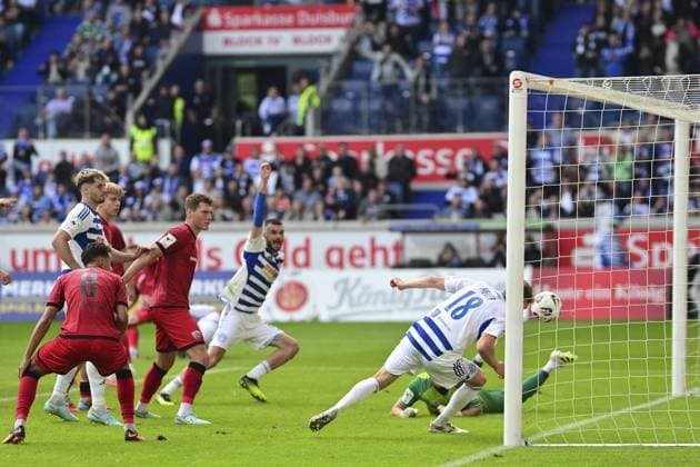 3 Liga MSV Duisburg FC Ingolstadt FOR EDITORIAL PURPOSES ONLY p Soccer 3 Liga MSV Duisburg FC Ingolstadt on 27 09 25 at Schauinsland Reisen Arena in Duisburg Goal celebration to 2 1 by Alexander Hahn Duisburg Duisburg Copyright JakobxKlos Copyright: JakobxKlos doc82kpfxhsbeq19b6bvj4h ,EDITORIAL USE ONLY Copyright: JakobxKlos