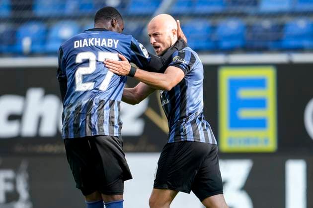 from left Adama Diakhaby SVWM, 27 , goal scorer Felix Lohkemper SVWM, 9 , players of SV Waldhof Mannheim SVWM , celebrate the goal to 1 0, cheer, goal celebration, celebrate the goal, goal, celebration, cheers about the goal, rejoice, joy, optimistic, positive, game scene, highlight, action, 27 09 2025, Mannheim Germany , Soccer, 3 Liga, SV Waldhof Mannheim Rot Weiss Essen, DFB DFL REGULATIONS PROHIBIT ANY USE OF PHOTOGRAPHS AS IMAGE SEQUENCES AND OR QUASI VIDEO xozx