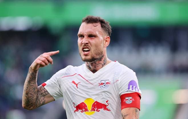 Sport Themen der Woche KW 39 Wolfsburg - RB Leipzig Bundesliga Wolfsburg, 27.09.2025, Volkswagen Arena, Bundesliga, Spieltag 5 , VFL WOLFSBURG vs. RB LEIPZIG , Im Bild: David Raum (22, RB Leipzig) , *** Wolfsburg RB Leipzig Bundesliga Wolfsburg, 27 09 2025, Volkswagen Arena, Bundesliga, Matchday 5 , VFL WOLFSBURG vs RB LEIPZIG , Pictured David Room 22, RB Leipzig , Picture Point