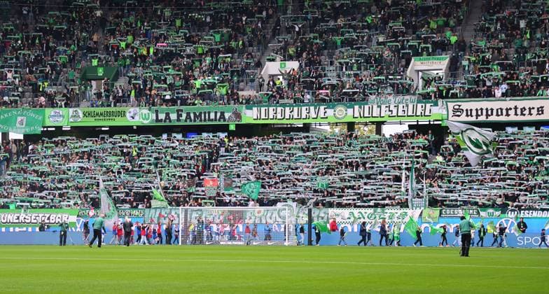Wolfsburg RB Leipzig Bundesliga Wolfsburg, 27 09 2025, Volkswagen Arena, Bundesliga, Matchday 5 , VFL WOLFSBURG vs RB LEIPZIG , In the picture fans of VFL Wolfsburg , Picture Point
