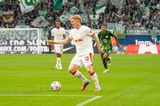 Germany Soccer 1 Bundesliga, Matchday 6 2025 2026, VfL Wolfsburg RB Leipzig on 27 09 2025 in Wolfsburg Volkswagen Arena Nicolas Seiwald RB Leipzig 13 Copyright: xSvenxHeidmannx