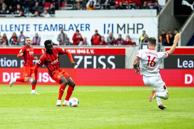Goal to 2 0 by Sirlord Conteh FC Heidenheim, 31 , GER, 1 FC Heidenheim vs FC Augsburg, Football, Bundesliga, Matchday 5, Season 2025 2026, 27 09 2025, DFL DFB REGULATIONS PROHIBIT ANY USE OF PHOTOGRAPHS AS IMAGE SEQUENCES AND OR QUASI VIDEO, GER, 1 FC Heidenheim vs FC Augsburg, Football, Bundesliga, Matchday 5, Season 2025 2026, 27 09 2025 Heidenheim Copyright: xEibner-Pressefotox EP_EER