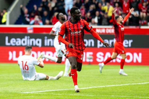 Goal to 2 0 by Sirlord Conteh FC Heidenheim, 31 , GER, 1 FC Heidenheim vs FC Augsburg, Football, Bundesliga, Matchday 5, Season 2025 2026, 27 09 2025, DFL DFB REGULATIONS PROHIBIT ANY USE OF PHOTOGRAPHS AS IMAGE SEQUENCES AND OR QUASI VIDEO, GER, 1 FC Heidenheim vs FC Augsburg, Football, Bundesliga, Matchday 5, Season 2025 2026, 27 09 2025 Heidenheim Copyright: xEibner-Pressefotox EP_EER