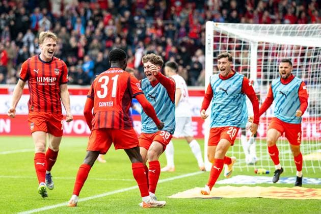 Goal for 2 0 by Sirlord Conteh FC Heidenheim, 31 , with Mikkel Kaufmann FC Heidenheim, 29 , Yannik Wagner FC Heidenheim, 38 , Luca Kerber FC Heidenheim, 20 , Marnon Busch FC Heidenheim, 02 GER, 1 FC Heidenheim vs FC Augsburg, Soccer, Bundesliga, 5 Spieltag, Spielzeit 2025 2026, 27 09 2025, DFL DFB REGULATIONS PROHIBIT ANY USE OF PHOTOGRAPHS AS IMAGE SEQUENCES AND OR QUASI VIDEO, GER, 1 FC Heidenheim vs FC Augsburg, Football, Bundesliga, 5 Spieltag, Spielzeit 2025 2026, 27 09 2025 Heidenheim Copyright: xEibner-Pressefotox EP_EER