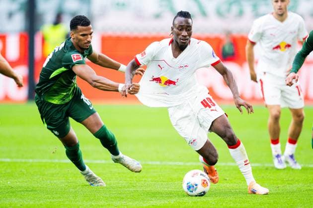27 09 2025 Soccer, 2025 2026, 1 Bundesliga, Matchday 5, VfL Wolfsburg RB Leipzig L R Moritz Jenz Wolfsburg , Yan Diomande Leipzig DFL REGULATIONS PROHIBIT ANY USE OF PHOTOGRAPHS AS IMAGE SEQUENCES AND OR QUASI VIDEO