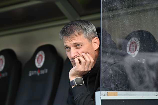 GER 1 FBL, FC St Pauli vs Bayer 04 Leverkusen 27 09 2025, Millerntorstadion, Hamburg, GER 1 FBL, FC St Pauli vs Bayer 04 Leverkusen in picture Coach Alexander Blessin Pauli nordphotoxGmbH xWitke nph00002