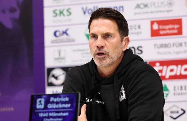 Aue, 27 09 2025, Erzgebirgsstadion, Fußball, 3 Liga, 3 Spieltag FC Erzgebirge Aue vs TSV 1860 München , Im Bild Trainer Patrick Glöckner Glöckner, 1860 München , Nur für journalistische Zwecke Only for editorial use , DFB DFL regulations prohibit any use of photographs as image sequences and or quasi video , Picture Point