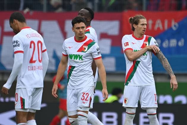 Augsburg players, disappointment, frustration, disappointed, frustrated, dejected, Football 1 Bundesliga Season 2025 2026, Matchday 5, Matchday 05 1 FC Heidenheim FC Augsburg on 27 09 2025, VOITH ARENA Â