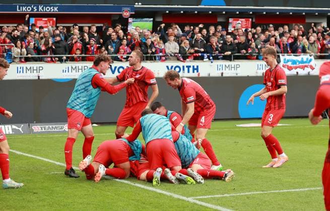 27 09 25 1 FC Heidenheim FC Augsburg Germany, Heidenheim, 27 09 2025, Football, Bundesliga, 1 FC Heidenheim Augsburg Sirlord Conteh 1 FC Heidenheim Jubel Tor 2 0 Conteh