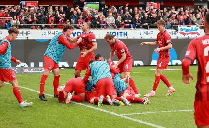 27 09 25 1 FC Heidenheim FC Augsburg Germany, Heidenheim, 27 09 2025, Football, Bundesliga, 1 FC Heidenheim Augsburg Sirlord Conteh 1 FC Heidenheim Jubel Tor 2 0 Conteh