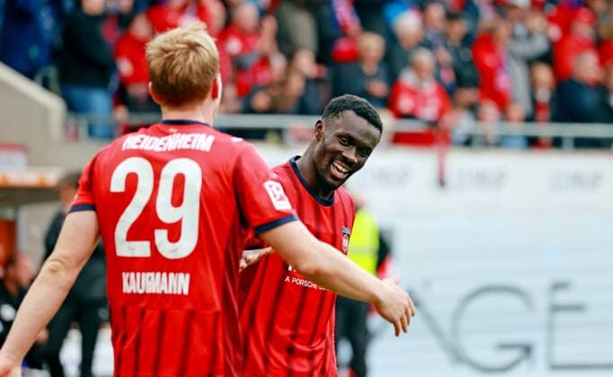27 09 25 1 FC Heidenheim FC Augsburg Germany, Heidenheim, 27 09 2025, Football, Bundesliga, 1 FC Heidenheim Augsburg v l Mikkel Kaufmann, Sirlord Conteh both 1 FC Heidenheim Cheering Goal 2 0 Conteh