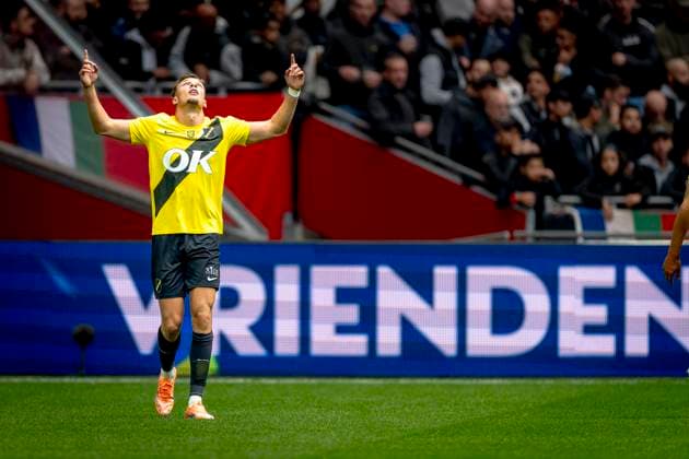 NAC Breda forwarder Sydney van Hooijdonk scores the 1-1 and celebrating the goal during the match AFC Ajax Amsterdam vs NAC Breda at the Johan Cruijff ArenA for the Dutch Vriendenloterij Eredivisie season 2025-2026 in AMSTERDAM, Netherlands on 27 september 2025, (photo by Marcel van Dorst EYE4images DeFodi Images) NAC Breda forwarder Sydney van Hooijdonk scores the 1 1 and celebrating the goal during the match AFC Ajax Amsterdam vs NAC Breda at the Johan Cruijff ArenA for the Dutch Vriendenloterij Eredivisie season 2025 2026 in AMSTERDAM, Netherlands on 27 september 2025, photo by Marcel van Dorst EYE4images DeFodi Images
