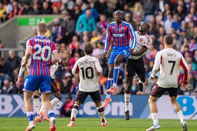 Crystal Palace v Liverpool Premier League 27 09 2025. Crystal Palace forward Jean-Philippe Mateta (14 gets the better of Liverpool defender Ibrahima Konate (5) in the air during the Premier League match between Crystal Palace and Liverpool at Selhurst Park, London, England on 27 September 2025. London Selhurst Park Greater London England Editorial use only DataCo restrictions apply See www.football-dataco.com , Copyright: xStephenxFlynnx PSI-22929-0041