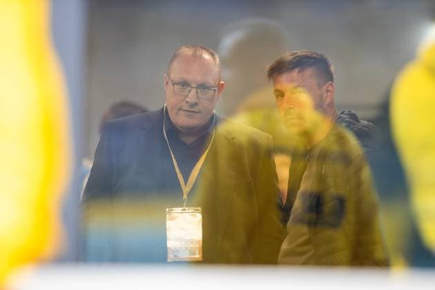 Jena , 270925, Soccer Regionalliga , FC Carl Zeiss Jena vs Chemnitzer FC in the picture Fans Ultras Jena Horda provoke interruption of the game by blocking two escape gates with banners and fans in the block Consultation due to abandonment , Supervisory Board Andreas Krug