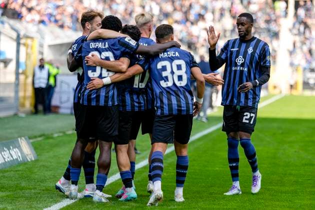 Players of SV Waldhof Mannheim SVWM , cheer about the goal to 2 0, jubilation, goal celebration, celebrate the goal, goal, celebration, cheers about the goal, rejoicing, joy, rejoices, optimistic, positive, Game Scene, Highlight, Action, Action, 27 09 2025, Mannheim Germany , Soccer, 3 Liga, SV Waldhof Mannheim Rot Weiss Essen, DFB DFL REGULATIONS PROHIBIT ANY USE OF PHOTOGRAPHS AS IMAGE SEQUENCES AND OR QUASI VIDEO xozx