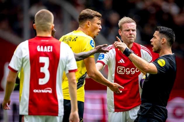 NAC Breda forwarder Sydney van Hooijdonk, AFC Ajax Amsterdam midfielder Davy Klaassen, Referee Marc Nagtegaal during the match AFC Ajax Amsterdam vs NAC Breda at the Johan Cruijff ArenA for the Dutch Vriendenloterij Eredivisie season 2025-2026 in AMSTERDAM, Netherlands on 27 september 2025, (photo by Marcel van Dorst EYE4images DeFodi Images) NAC Breda forwarder Sydney van Hooijdonk, AFC Ajax Amsterdam midfielder Davy Klaassen, Referee Marc Nagtegaal during the match AFC Ajax Amsterdam vs NAC Breda at the Johan Cruijff ArenA for the Dutch Vriendenloterij Eredivisie season 2025 2026 in AMSTERDAM, Netherlands on 27 september 2025, photo by Marcel van Dorst EYE4images DeFodi Images