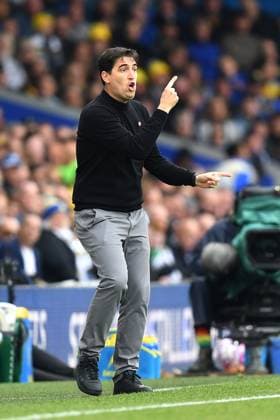 Leeds United v Bournemouth Premier League 27 09 2025. Bournemouth manager Andoni Iraola during the Premier League match between Leeds United and Bournemouth at Elland Road, Leeds, England on 27 September 2025. Leeds Elland Road West Yorkshire England Editorial use only DataCo restrictions apply See www.football-dataco.com , Copyright: xIanxLyallx PSI-22912-0018