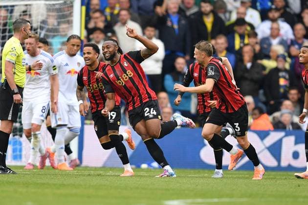 Leeds United v Bournemouth Premier League 27 09 2025. GOAL Bournemouth forward Antoine Semenyo (24) celebrates scoring goal to go 0-1 during the Premier League match between Leeds United and Bournemouth at Elland Road, Leeds, England on 27 September 2025. Leeds Elland Road West Yorkshire England Editorial use only DataCo restrictions apply See www.football-dataco.com , Copyright: xIanxLyallx PSI-22912-0025