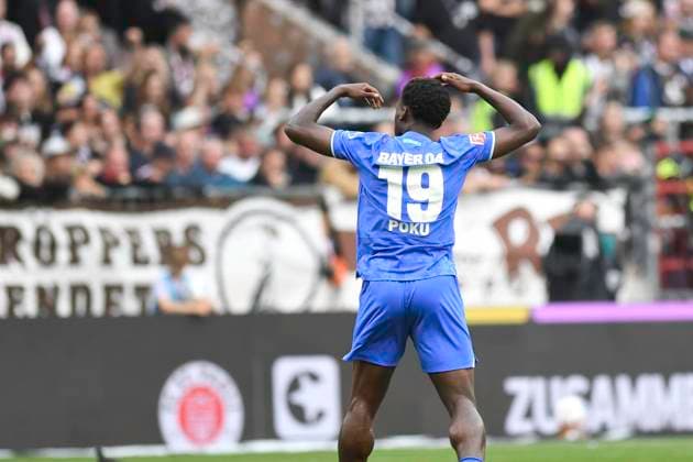 GER 1 FBL, FC St Pauli vs Bayer 04 Leverkusen 27 09 2025, Millerntorstadion, Hamburg, GER 1 FBL, FC St Pauli vs Bayer 04 Leverkusen in picture Ernest Poku Leverkusen 19 scores the goal to make it 2 1 for Leverkusen and cheers nordphotoxGmbH xWitke nph00002