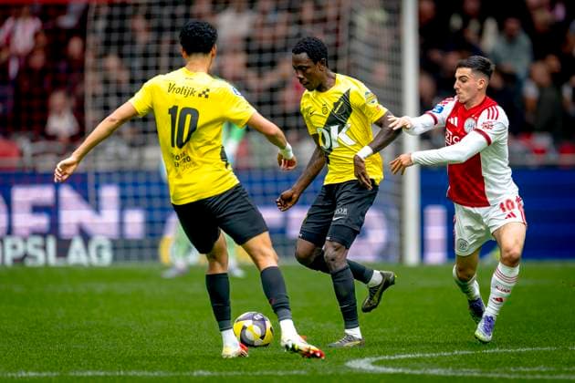 NAC Breda midfielder Kamal Sowah, AFC Ajax Amsterdam midfielder Oscar Gloukh during the match AFC Ajax Amsterdam vs NAC Breda at the Johan Cruijff ArenA for the Dutch Vriendenloterij Eredivisie season 2025-2026 in AMSTERDAM, Netherlands on 27 september 2025, (photo by Marcel van Dorst EYE4images DeFodi Images) NAC Breda midfielder Kamal Sowah, AFC Ajax Amsterdam midfielder Oscar Gloukh during the match AFC Ajax Amsterdam vs NAC Breda at the Johan Cruijff ArenA for the Dutch Vriendenloterij Eredivisie season 2025 2026 in AMSTERDAM, Netherlands on 27 september 2025, photo by Marcel van Dorst EYE4images DeFodi Images