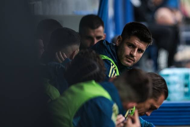 Como 1907 V US Cremonese - Serie A Alvaro Morata (Como 1907) sits on the bench during the Serie A football match between Como 1907 and US Cremonese in Como, Italy, on September 27, 2025, at Stadio Giuseppe Sinigaglia. Como Italy  Copyright: xEmanuelexComincinix originalFilename:comincini-como1907250927_np87w.jpg