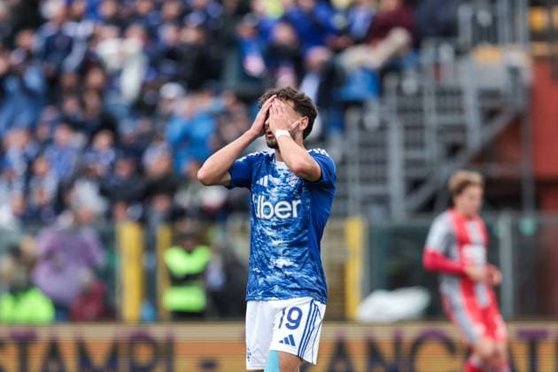 Como 1907 V US Cremonese - Serie A Nicolas Kuhn plays during the Serie A football match between Como 1907 and US Cremonese in Como, Italy, on September 27, 2025, at Stadio Giuseppe Sinigaglia. Como Italy  Copyright: xEmanuelexComincinix originalFilename:comincini-como1907250927_npbk0.jpg