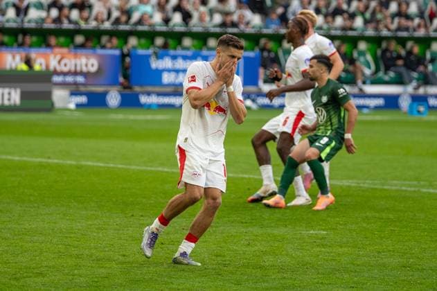 Germany Soccer 1 Bundesliga, Matchday 6 2025 2026, VfL Wolfsburg RB Leipzig on 27 09 2025 in Wolfsburg Volkswagen Arena Christoph Baumgartner RB Leipzig 14 after his missed penalty kick Copyright: xSvenxHeidmannx