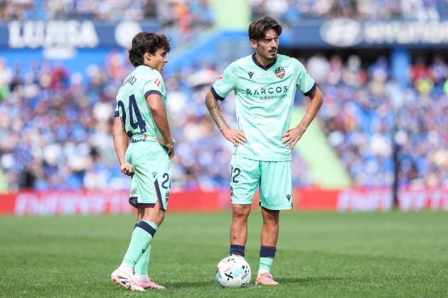 September 27, 2025, Getafe, Madrid, Spain: Carlos Alvarez and Unai Vencedor of Levante UD in action during the Spanish League, LaLiga EA Sports, football match played between Getafe CF and Levante UD at Coliseum stadium on September 27, 2025, in Getafe, Madrid, Spain. Getafe Spain - ZUMAa181 20250927_zaa_a181_146 Copyright: xIrinaxR.xHipolitox