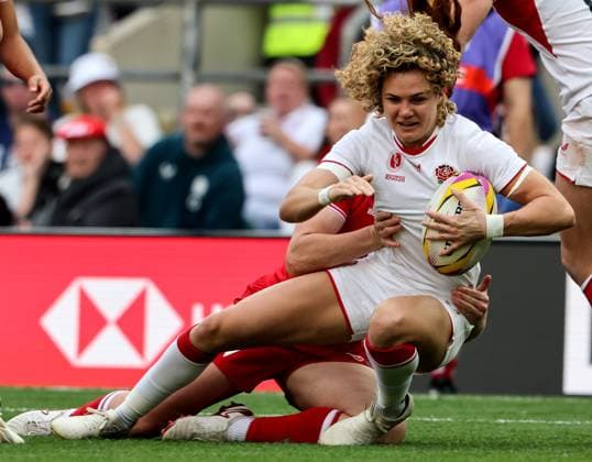 2025 Women s Rugby World Cup Final, Twickenham, London, England 27 9 2025 Canada vs England England s Ellie Kildunne is tackled by Canada™s Alex Tessier Ellie Kildunne is tackled by Alex Tessier 27 9 2025  Copyright: x INPHO BillyxSticklandx 0S2A3450