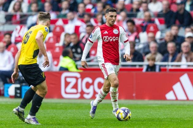AMSTERDAM , 27-09-2025 , Johan Cruyff ArenA , season 2025 2026 , Dutch Eredivisie football . Match between Ajax and NAC Breda , Picture shows Ajax player Oscar Gloukh. Ajax - NAC  x31222208x Copyright: