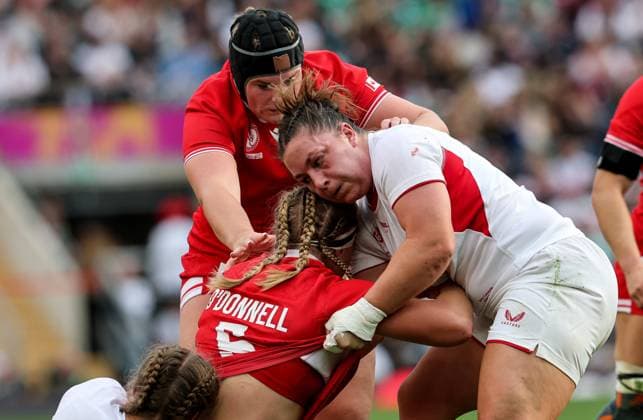2025 Women s Rugby World Cup Final, Twickenham, London, England 27 9 2025 Canada vs England England s Amy Cokayne tackles Canada™s Courtney O Donnell Amy Cokayne tackles Canada™s Courtney O Donnell 27 9 2025  Copyright: x INPHO BillyxSticklandx 0S2A3460
