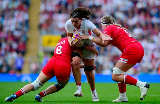 Canada v England, London, UK - 27 Sept 2025 Abbie Ward of England is tackled by Fabiola Forteza of Canada and Courtney O Donnell of Canada during the Women s Rugby World Cup 2025 Final match between Canada and England at Allianz Stadium, London, England United Kingdom on September 27, 2025. (Photo by Phil Mingo PPAUK) London Allianz Stadium GBR Copyright: xPhilxMingo PPAUKx PPA-218985