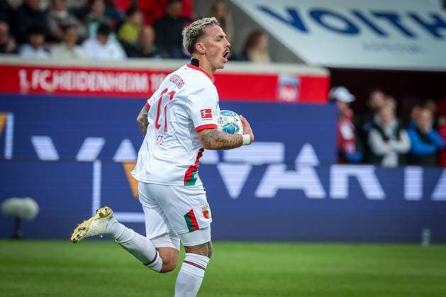 Phillip Tietz 21 FC Augsburg with the 2 1, goal, jubilation, 1 FC Heidenheim 1846 vs FC Augsburg, DFL, Bundesliga, Saison 2025 2026, Voith Arena, Hinrunde, 5 Spieltag, 27 09 2025 DFB regulations prohibit any use of photographs as image sequences and or quasi video Heidenheim Baden Wuerttemberg Germany Copyright: xkolbert-press MartinxAgüerax